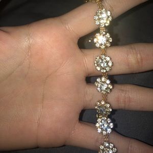 Floral choker necklace